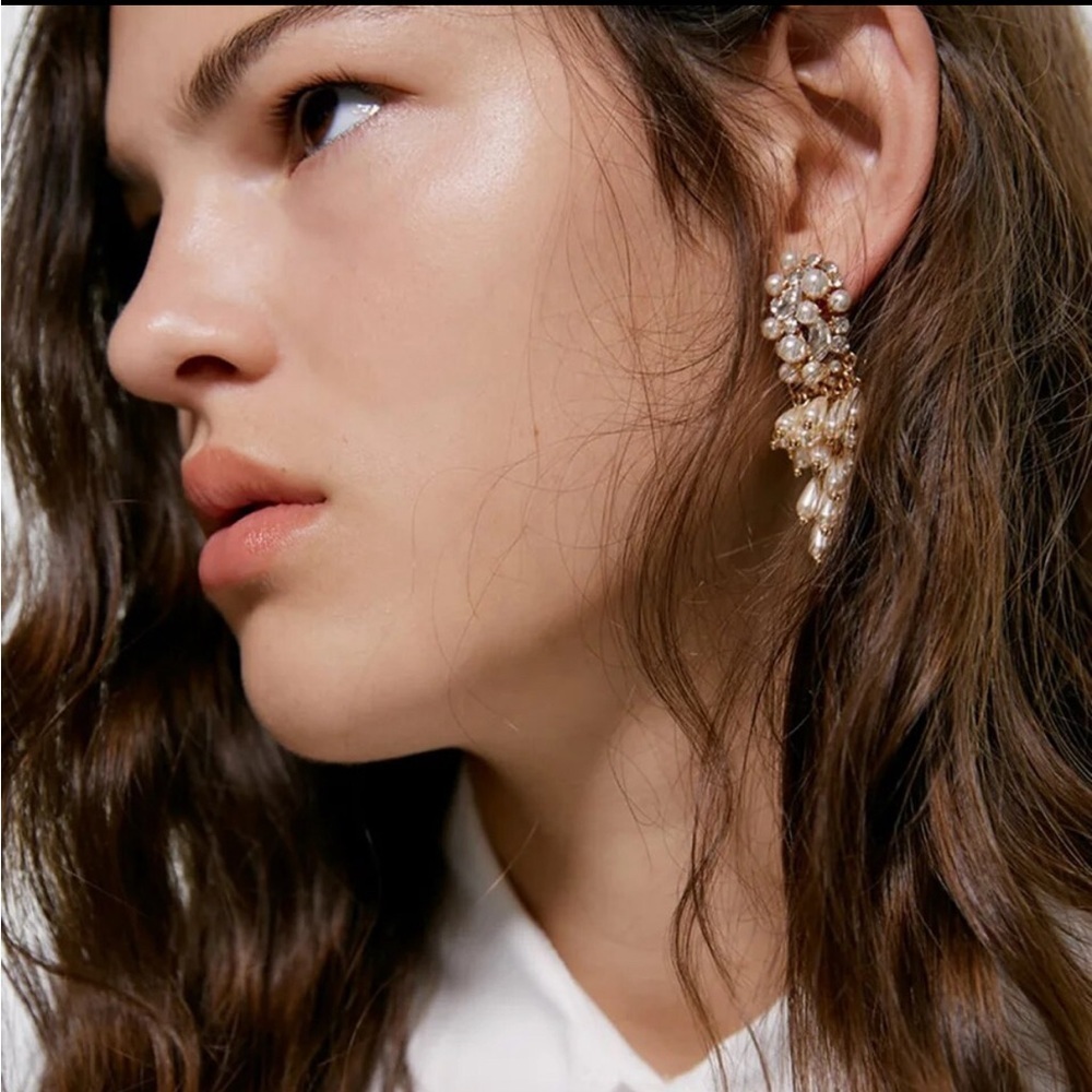 Pearl Cluster Crystal Dangle Earrings - Picture 1 of 14